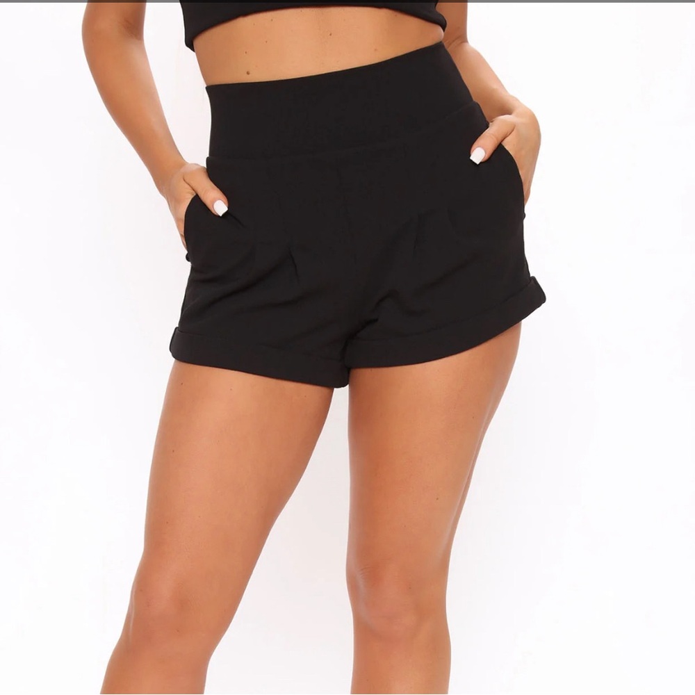 NWT Black Sacha Shorts M